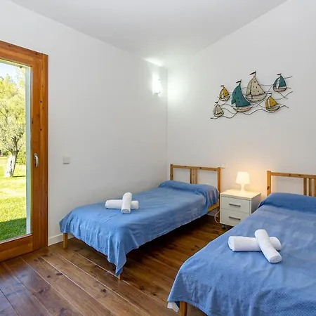 L'esplai In By Homevillas360 Villa